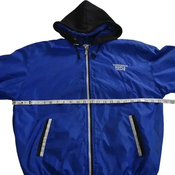 Vintage Toronto Maple Leafs Jacket Blue Hooded Insulated Size Medium - Picture 11 of 14